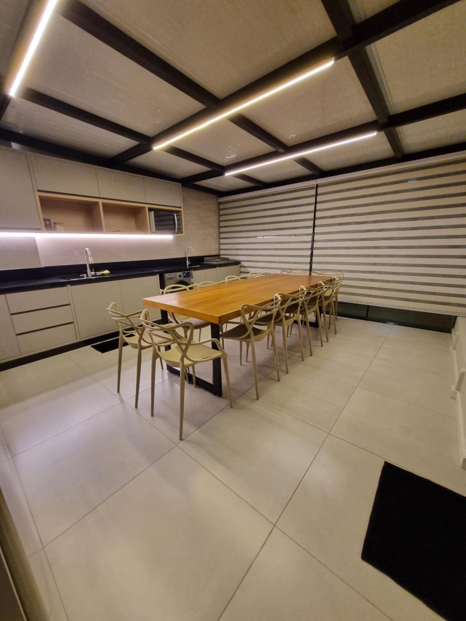 Luxo Quadra Mar Balneario Apartamento *